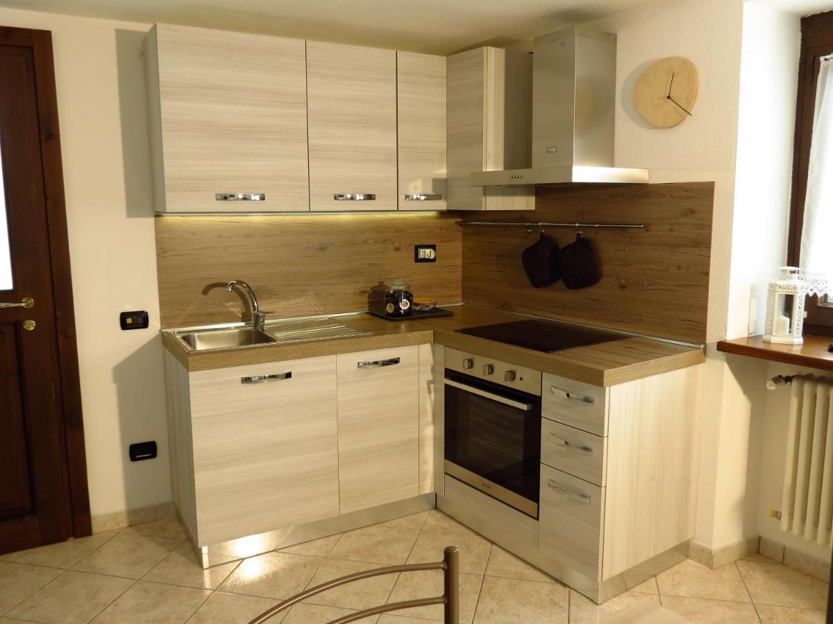 Lo Gnomo Sotto Al Glicine Apartment Chatillon Bagian luar foto