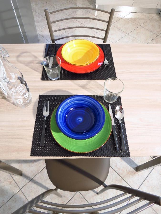 Lo Gnomo Sotto Al Glicine Apartment Chatillon Bagian luar foto