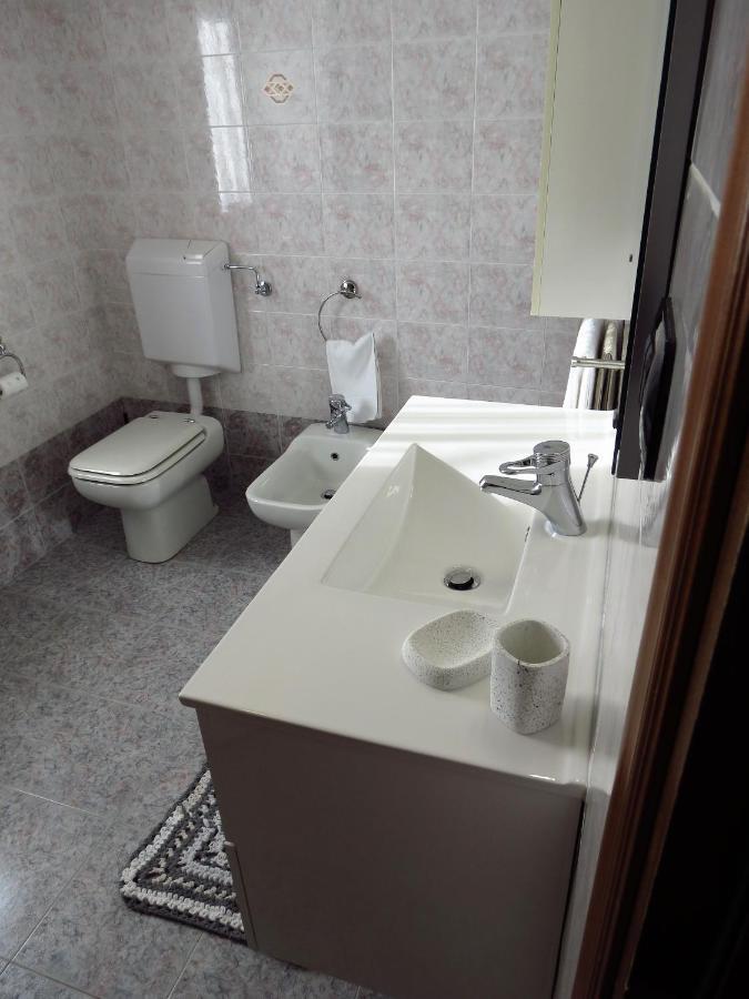 Lo Gnomo Sotto Al Glicine Apartment Chatillon Bagian luar foto
