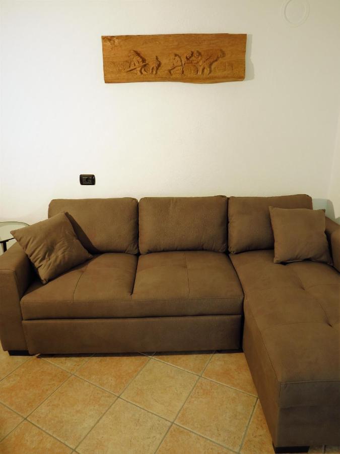 Lo Gnomo Sotto Al Glicine Apartment Chatillon Bagian luar foto