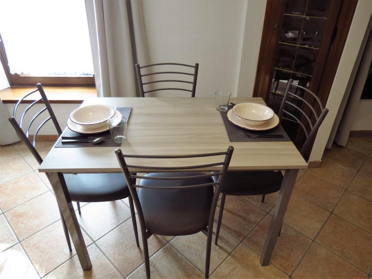 Lo Gnomo Sotto Al Glicine Apartment Chatillon Bagian luar foto