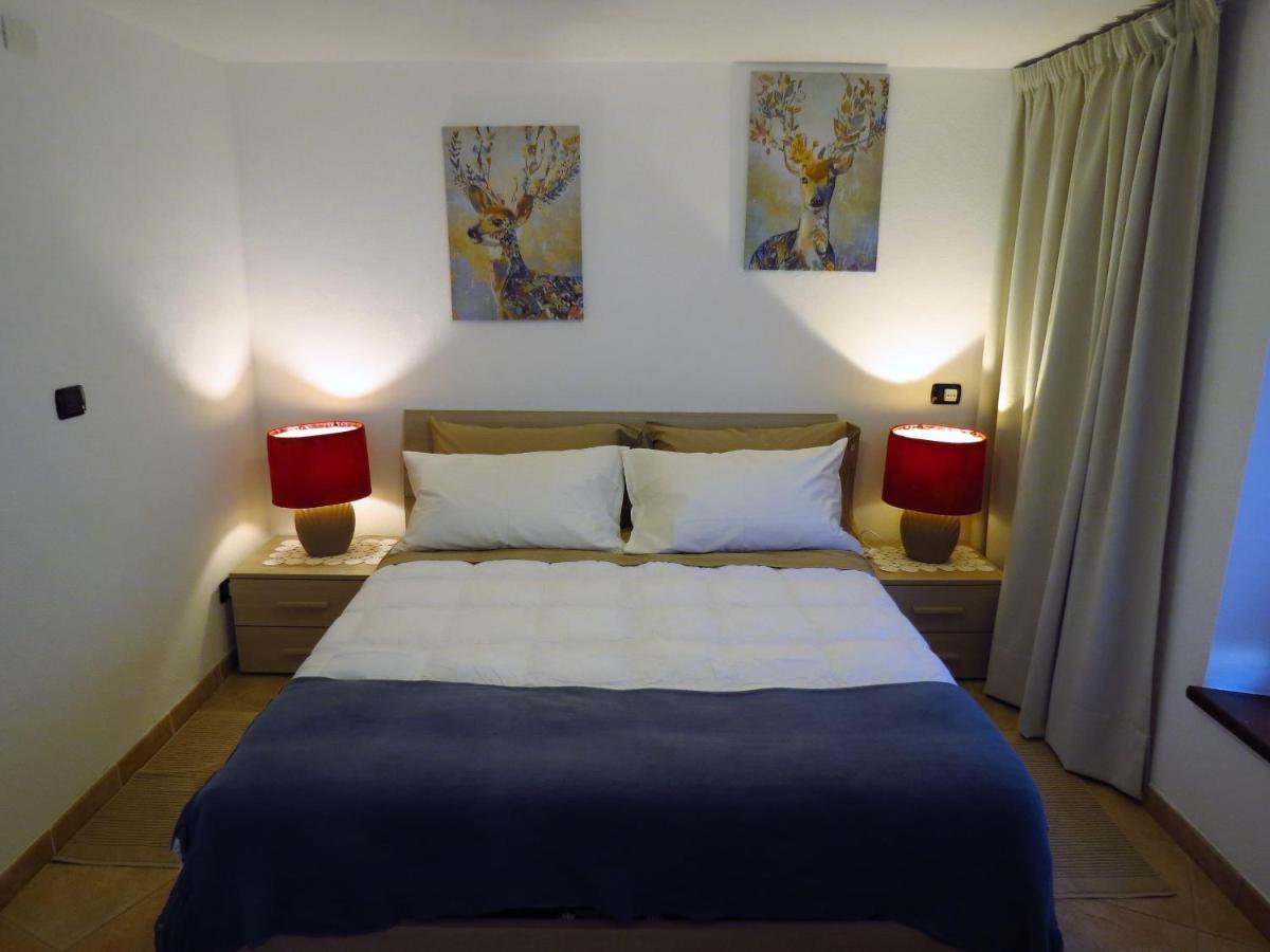 Lo Gnomo Sotto Al Glicine Apartment Chatillon Bagian luar foto