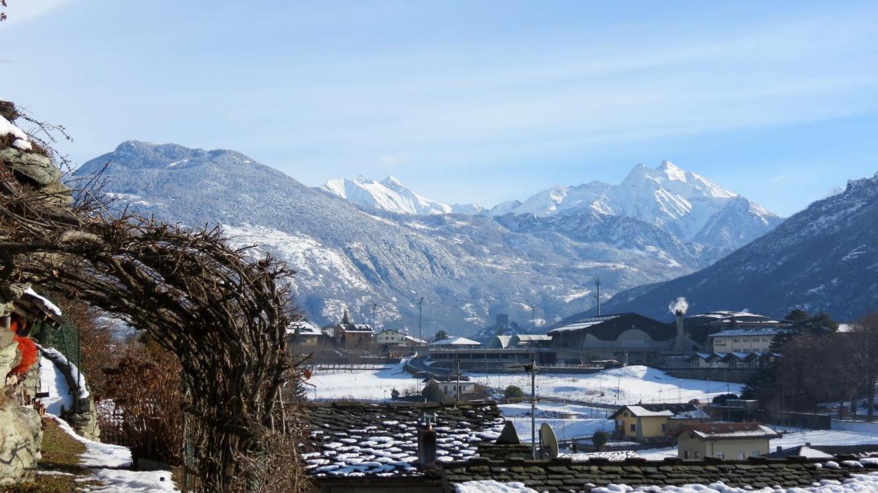 Lo Gnomo Sotto Al Glicine Apartment Chatillon Bagian luar foto
